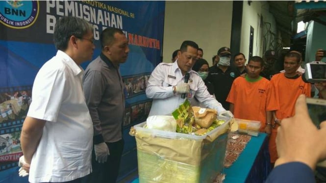Kepala BNN, Komjen Budi Waseso, memusnahkan 39 kilogram sabu-sabu milik sindikat Malaysia-Aceh (14/9/2017).