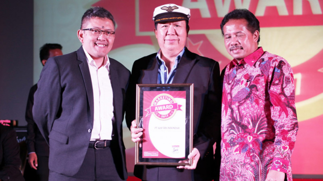 PT Ichi Tan Indonesia meraih dua penghargaan di ajang Marketing Award 2017