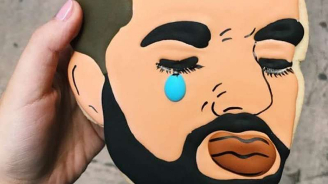 Kue bergambar wajah sedih rapper Drake