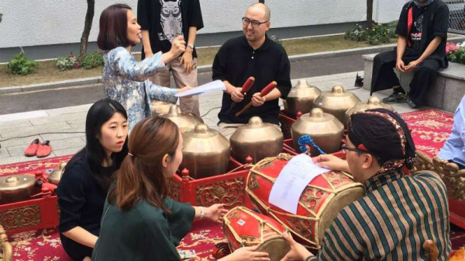 Kelas gamelan di KBRI Seoul