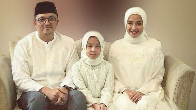 Engku Emran, Aleesya dan Laudya Cynthia Bella