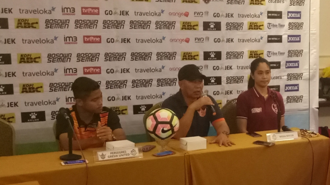 Konferensi pers Persegres Gresik jelang melawan PSM Makassar