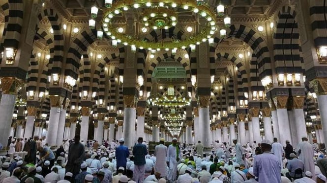  Masjid  Nabawi Disesaki Jemaah Haji Petugas Pengamanan 