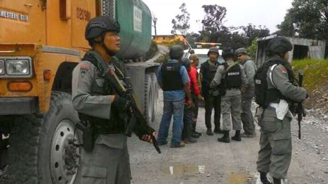 Polisi melakukan pengamanan di Papua