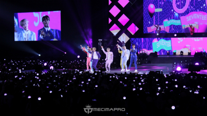 Boyband Korea SEVENTEEN konser di Indonesia