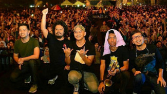Payung Teduh Geram Lagu Akad Sering Dibawakan Tanpa Izin