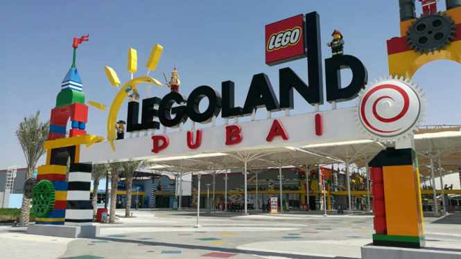 Tampak pintu masuk Legoland Dubai, Selasa, 27 September 2017.
