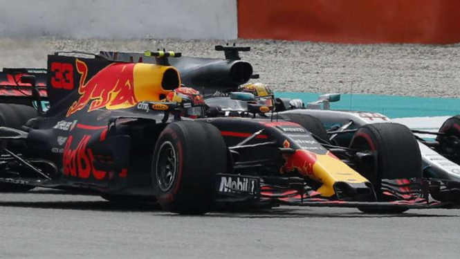 Max Verstappen bersaing ketat dengan Lewis Hamilton