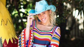 Miley Cyrus Umumkan Positif COVID-19