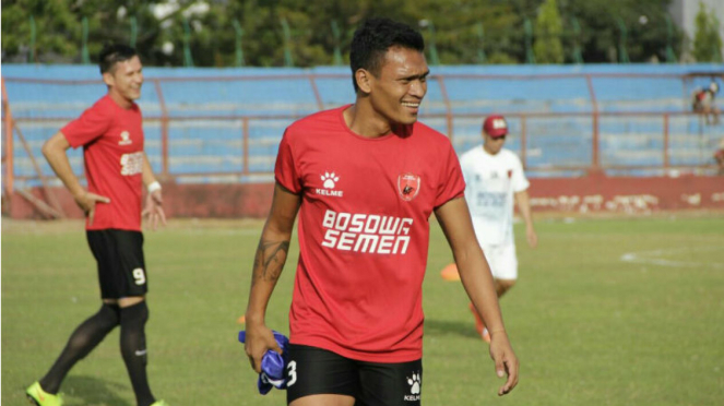 Ferdinand Sinaga saat berlatih bersama PSM Makassar.