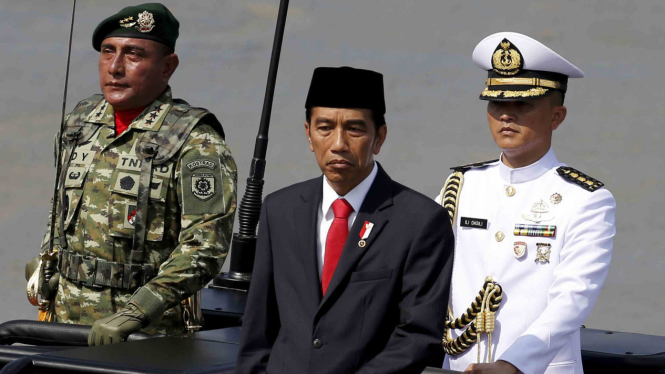 Presiden Jokowi di HUT TNI.