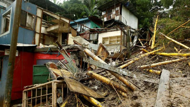 Badai Nate menyebabkan sedikitnya 30 orang meninggal dunia.