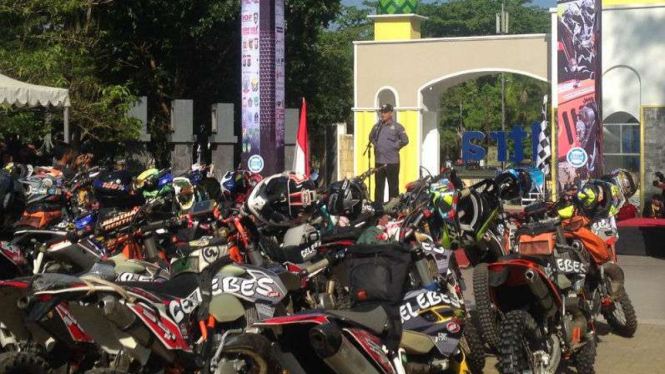 Budi Waseso membuka acara off-road di Kendari, Sulawesi Tenggara.