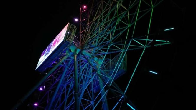   J-Sky Ferris Wheel, kincir raksasa tertinggi di Indonesia di AEON MALL, Cakung