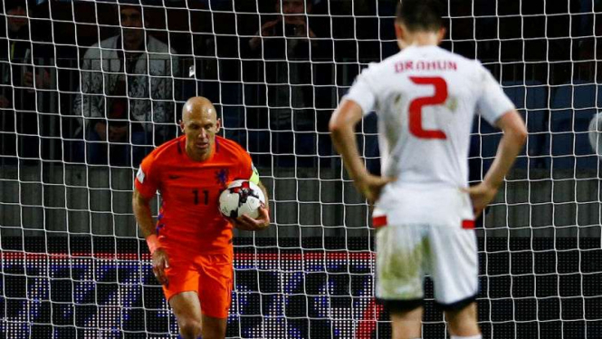 Winger Belanda, Arjen Robben rayakan gol