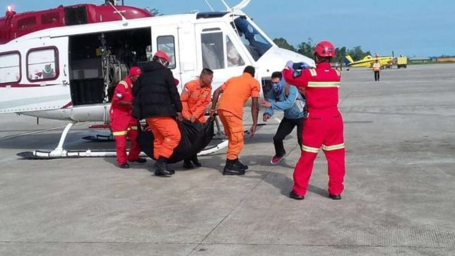  Jasad Ahmad Hadi, pendaki asal Jakarta yang meninggal di pendakian Puncak Cartenz Pyramid Papua saat dievakuasi ke Timika, Selasa (10/10/2017)