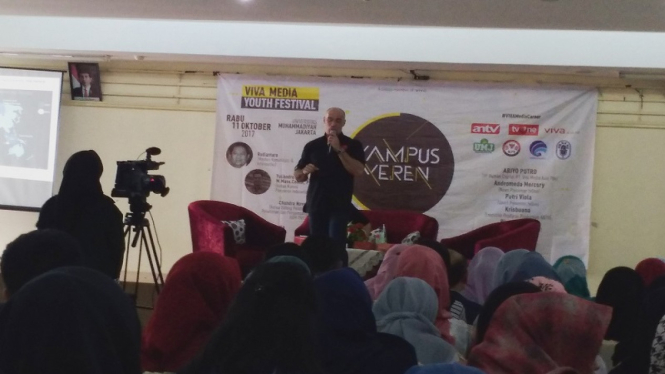 Managing Director PT Visi Media Asia Tbk (VIVA) David Burke di Kampus UMJ