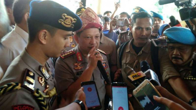Kepala Polri, Jenderal Tito Karnavian, usai menjadi pembicara dalam sebuah forum diskusi di kampus Universitas Negeri Islam Palembang, Sumatera Selatan, pada Rabu, 11 Oktober 2017.