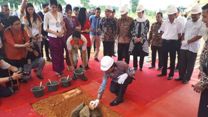 Peletakan batu pertama perumahan Lion Air di Batam.