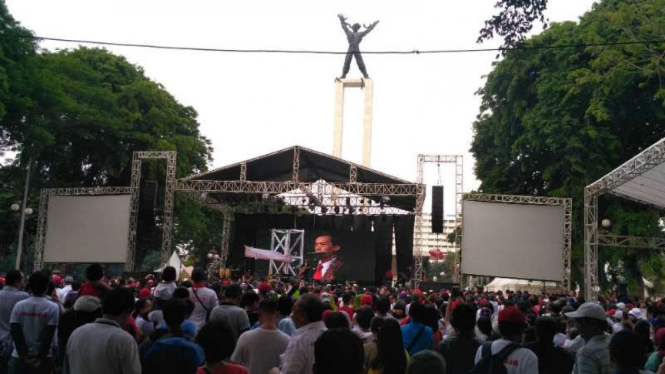 Ribuan relawan Ahok-Djarot gelar acara perpisahan di Lapangan Banteng