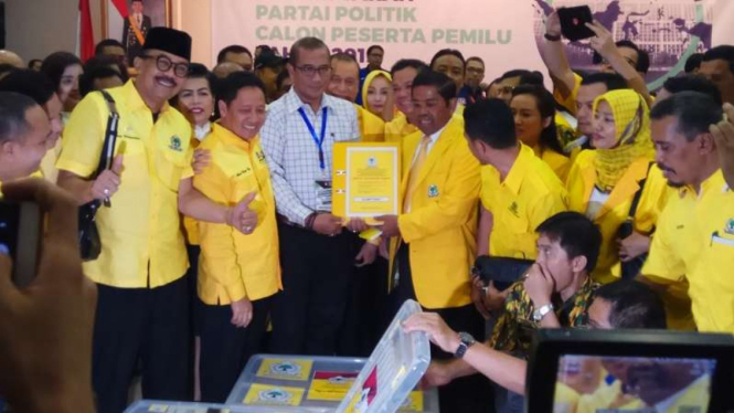 Golkar daftar jadi peserta Pemilu 2019 ke KPU, Minggu, 15 Oktober 2017.