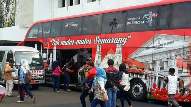Bus wisata Kota Semarang