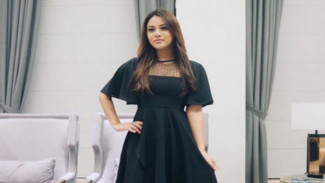 Ini Dia Sosok di Balik Gaya Feminin Aurel Hermansyah
