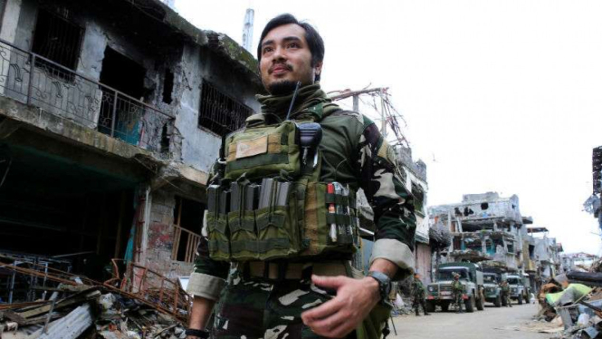 Operasi pembebasan Marawi dari ISIS oleh militer Filipina.