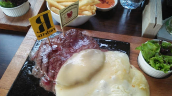 Steak with Raclette Cheese