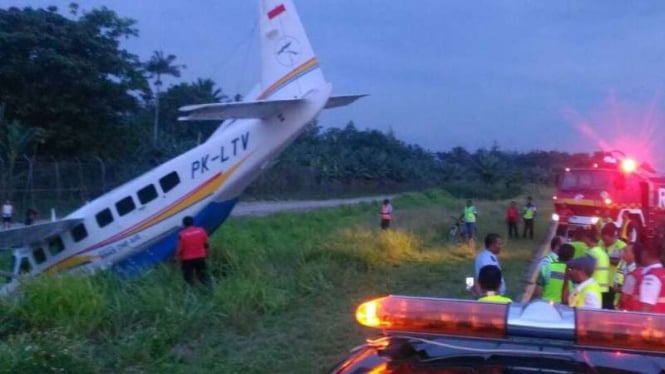 Asian One Air Jenis Caravan dengan PK LTV tergelincir di Bandara Sentani