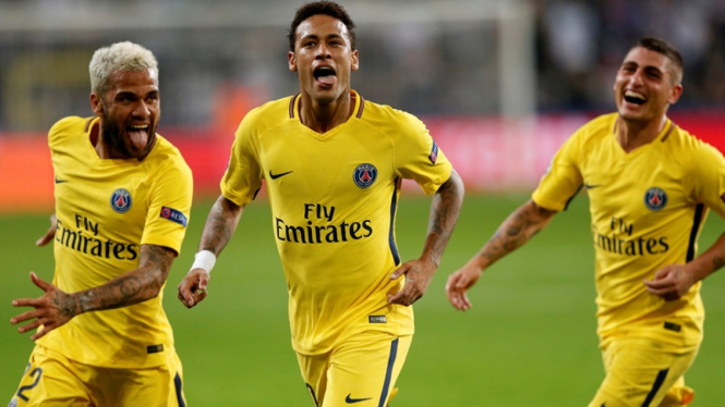 Pemain Paris Saint-Germain merayakan gol ke gawang Anderlecht