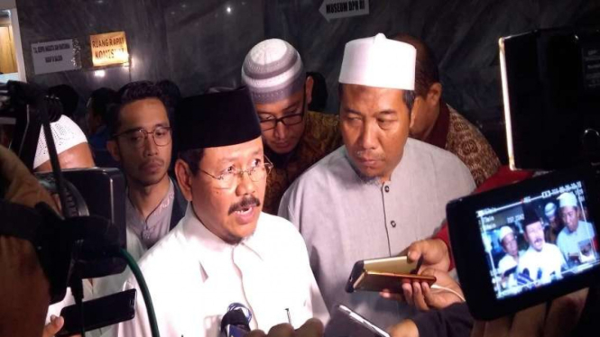 Juru bicara Hizbut Tahrir Indonesia (HTI) Ismail Yusanto memenuhi undangan DPR