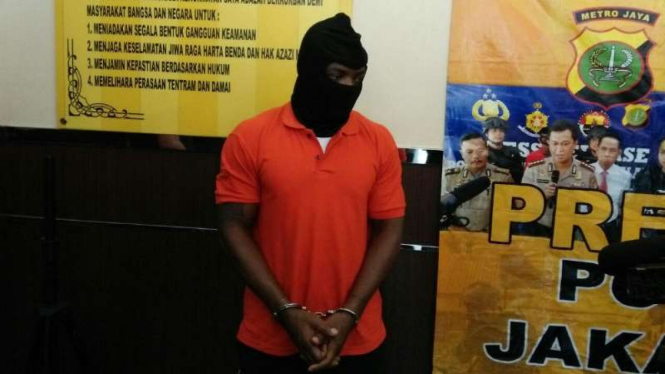 NB, mantan pesepakbola klub Mitra Kukar, ditangkap polisi di sebuah kafe di kawasan Kemang, Jakarta Selatan.