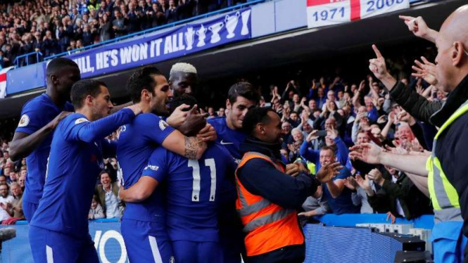 Para pemain Chelsea merayakan gol Pedro Rodriguez (11) ke gawang Watford