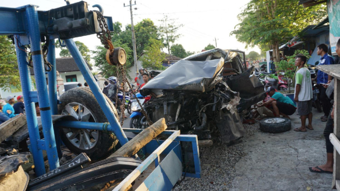 Kecelakaan di Perlintasan Kereta Purbayan
