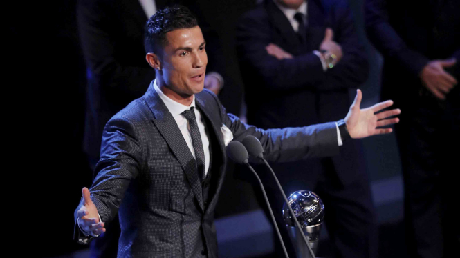 Detik-detik Cristiano Ronaldo Dinobatkan Sebagai Pemain Terbaik Dunia 2017