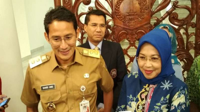  Wakil Gubernur DKI Jakarta, Sandiaga Uno saat bertemu dengan Silviana Murni di Balai Kota.