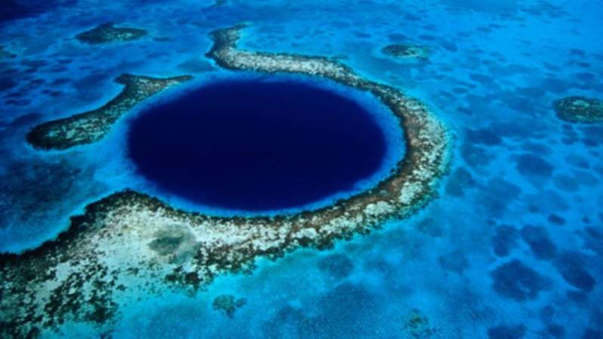 Great Blue Hole di Belize