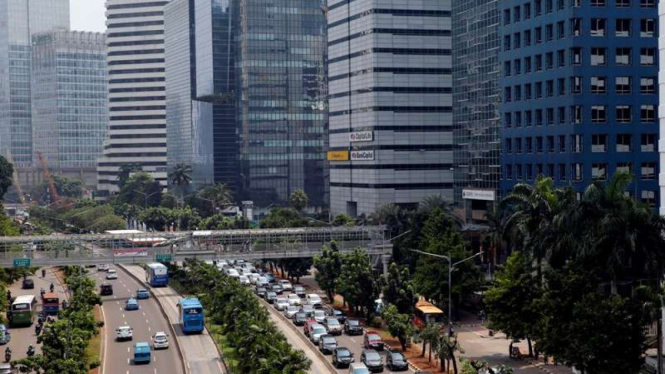 Gedung properti di kawasan bisnis di Jalan Sudirman Jakarta.