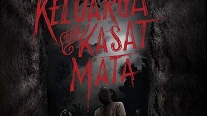 Poster film Keluarga Kasat mata