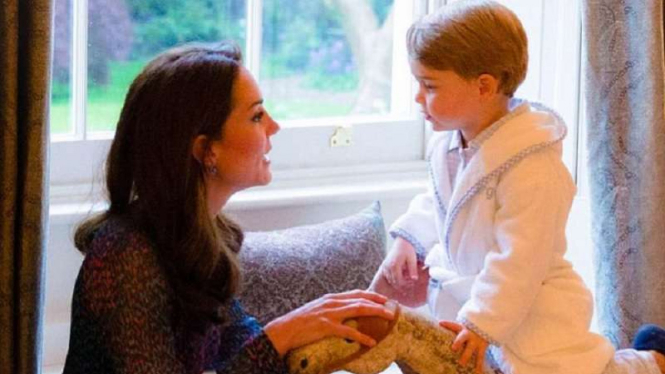 Pangeran George dan ibunya, Kate Middleton.
