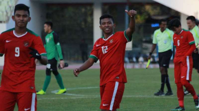 Bek Timnas Indonesia U-19, Rifad Marasabessy (tengah).