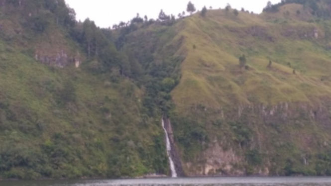 Air Terjun Binangalom Danau Toba Sumatera Utara