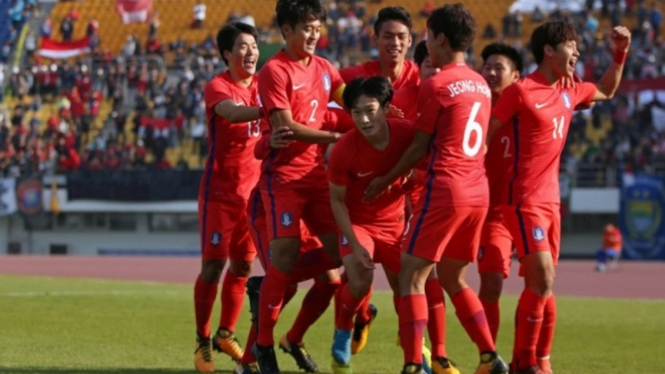 Pemain Korea Selatan merayakan gol ke gawang Timnas Indonesia U-19