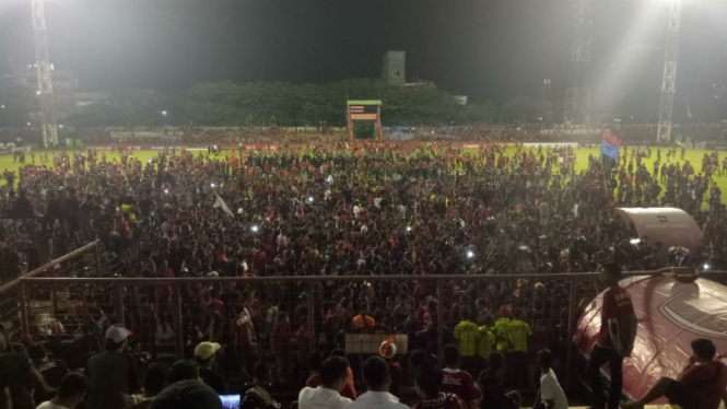 Kerusuhan pasca laga PSM Makassar versus Bali United, Senin 6 November 2017