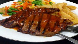 Cara Praktis Membuat Steak Daging Sapi di Rumah