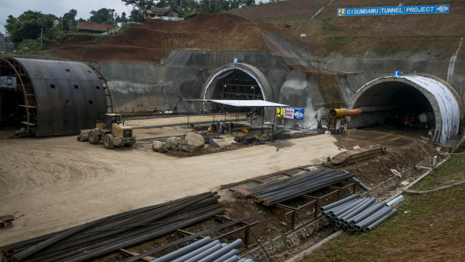 Banjir Akibat Limbah Tol Cisumdawu, Jalur Sumedang Putus