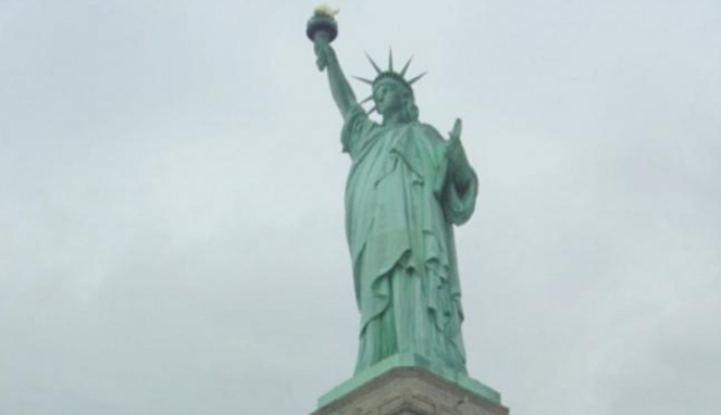 Patung Liberty, New York, Amerika Serikat.