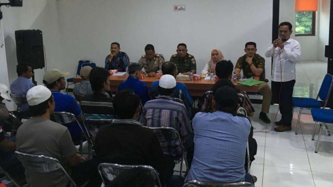 Pertemuan perusahaan dengan korban pabrik mercon di Tangerang.