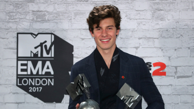 Shawn Mendes di MTV Europe Music Awards 2017.